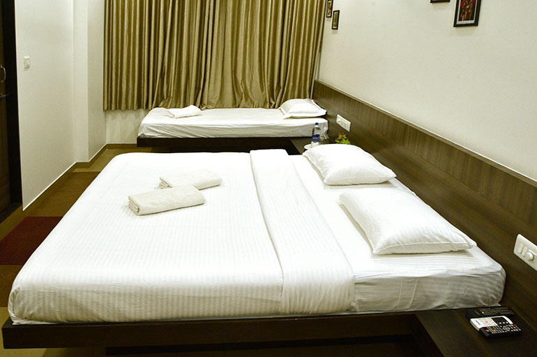 Executive 3 Bed Hotels in Kudal