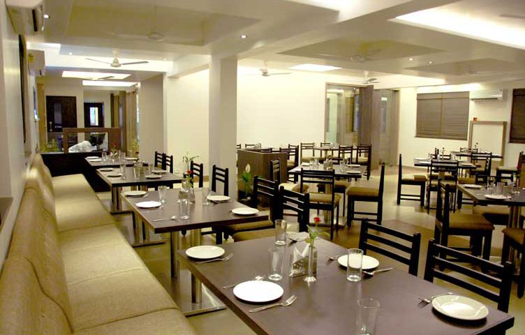 Fastfood Hotel Restaurant in kudal
