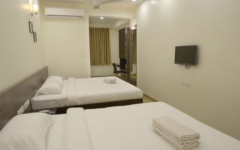 Executive 4 Bed Hotels in Kudal