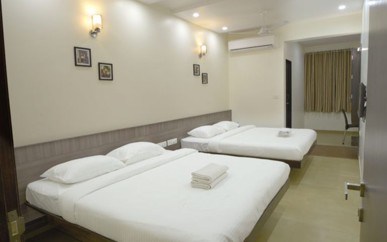 Executive 4 Bed Hotels in Kudal