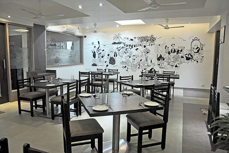 Fastfood Hotel Restaurant in kudal