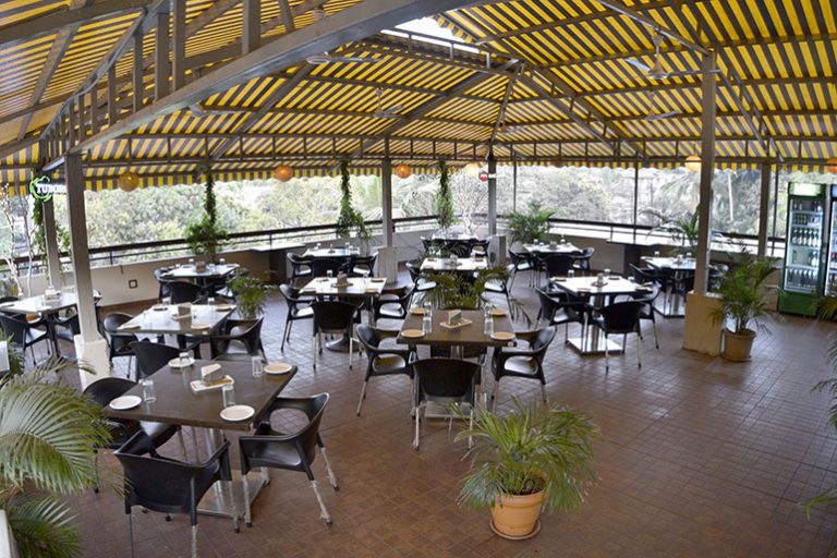 Lounge Bar Hotel Coconut Kudal